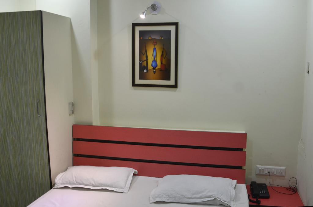 Hotel Royal Apple Ahmedabad Quarto foto